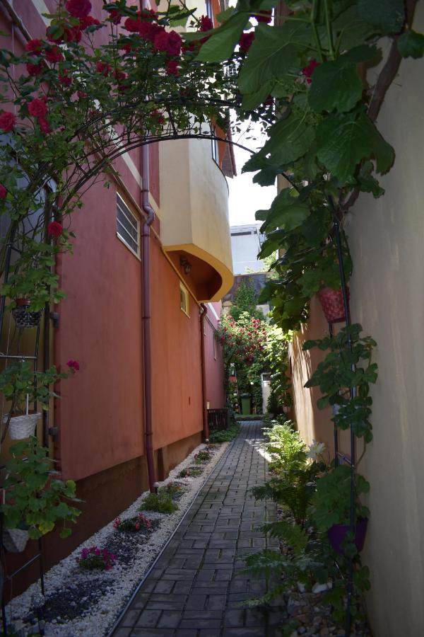 Casa Mara Lägenhet Tulcea Exteriör bild